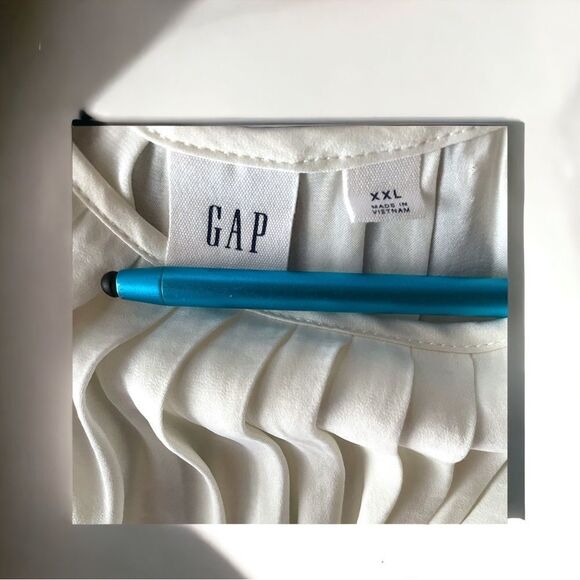 S❤️LD l GAP l Cream Blouse l Sleeveless l Adjustable straps l Plus, XXL l EUC - Picture 6 of 10